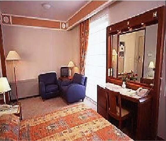 Hotel Olympia Palace Ancient Olympia Room photo